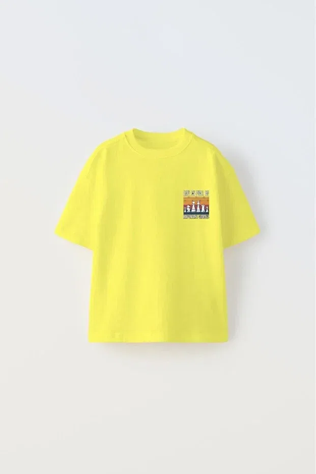 Детская футболка для мальчиков с принтом Life is full of important choices written chess design The Champ Clothing, Yellow — фото 2