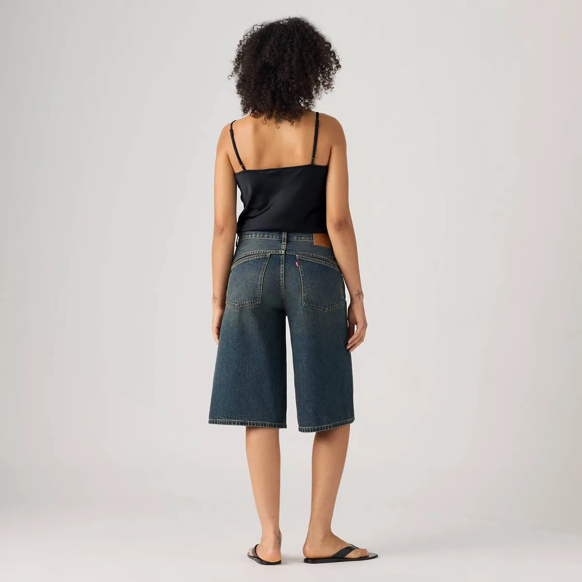 Очень свободные женские шорты Levi's, Happy Tale Jort - Medium Wash — фото 3