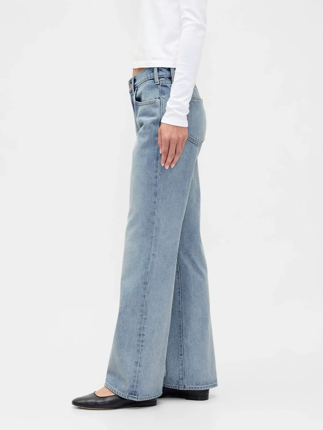 Джинсы клеш Relaxed Flare Gap, Light Wash — фото 3