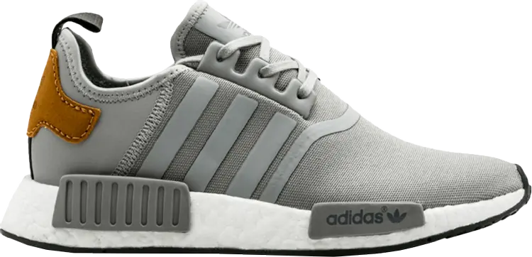 

Кроссовки Adidas NMD_R1 'Grey Brown', серый