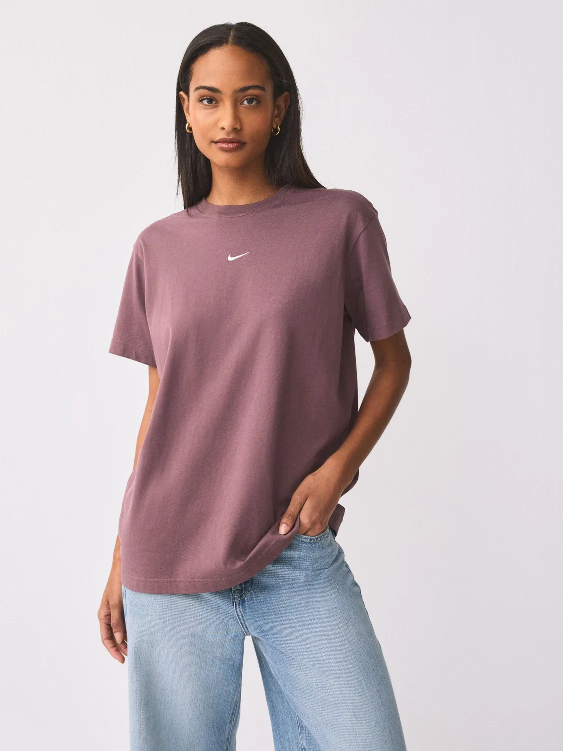 Футболка оверсайз Nike Sportswear Essential Nike, фиолетовый