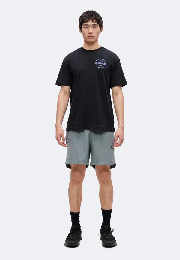 Футболка с принтом Tee grit, Nike Performance, Persian Violet, черный/фиолетовый — фото 2
