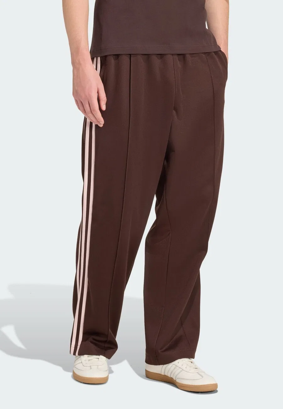 Спортивные брюки ADIDAS ORIGINALS свободного кроя 'BAGGY TRACK' шоколадного цвета — фото 2