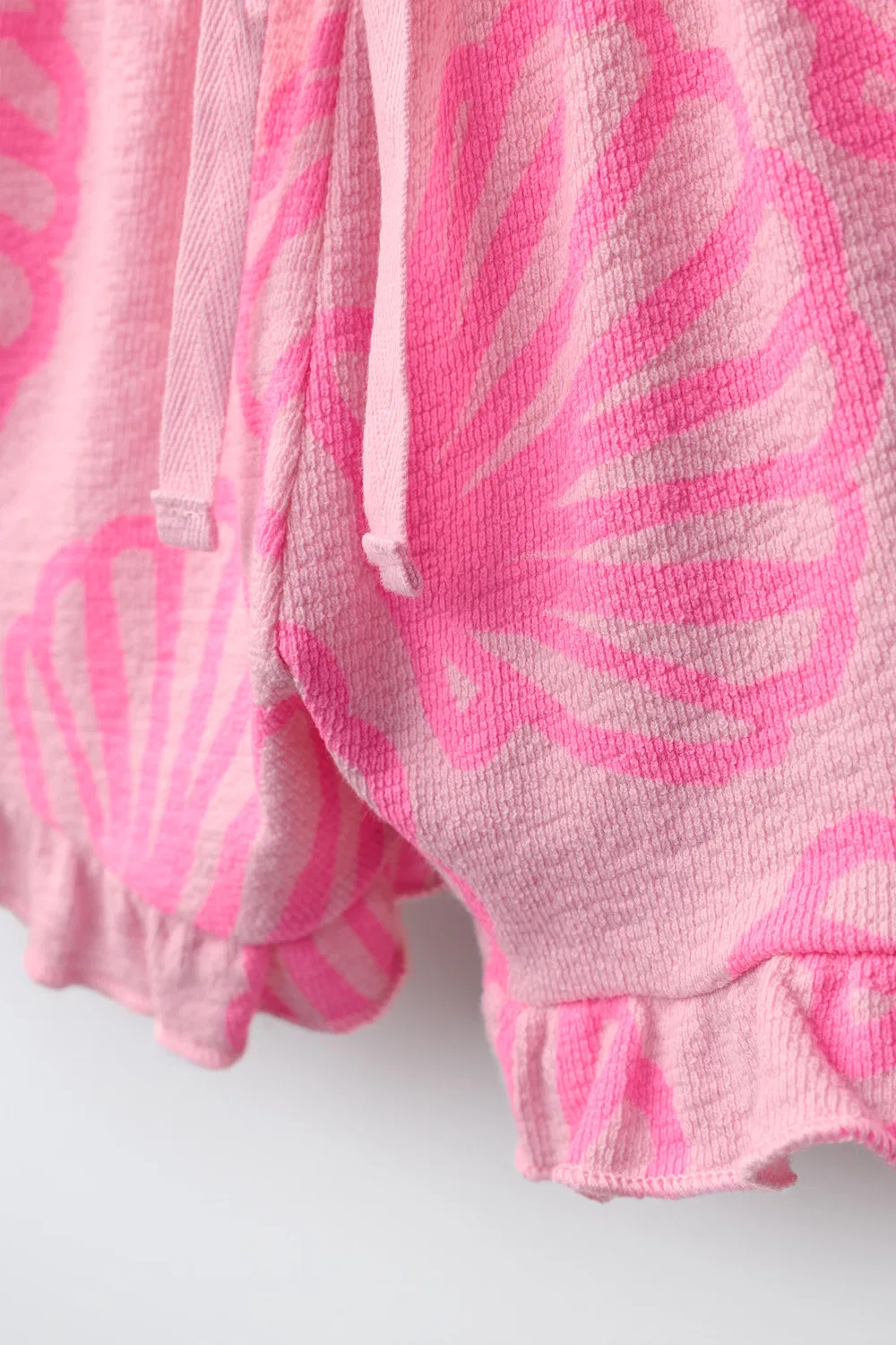 БЕРМУДСКИЕ ШОРТЫ С ФЛУОРЕСЦЕНТНЫМ ПРИНТОМ В ВИДЕ РАКОВИНЫ ZARA, Neon Pink — фото 4