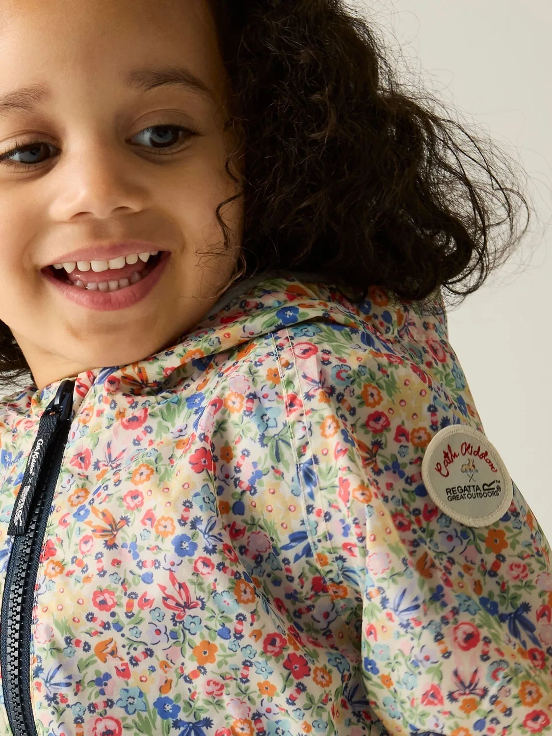 Дождевик для девочек Cath Kidston Waterproof Puddlesuit Regatta, натуральный — фото 4