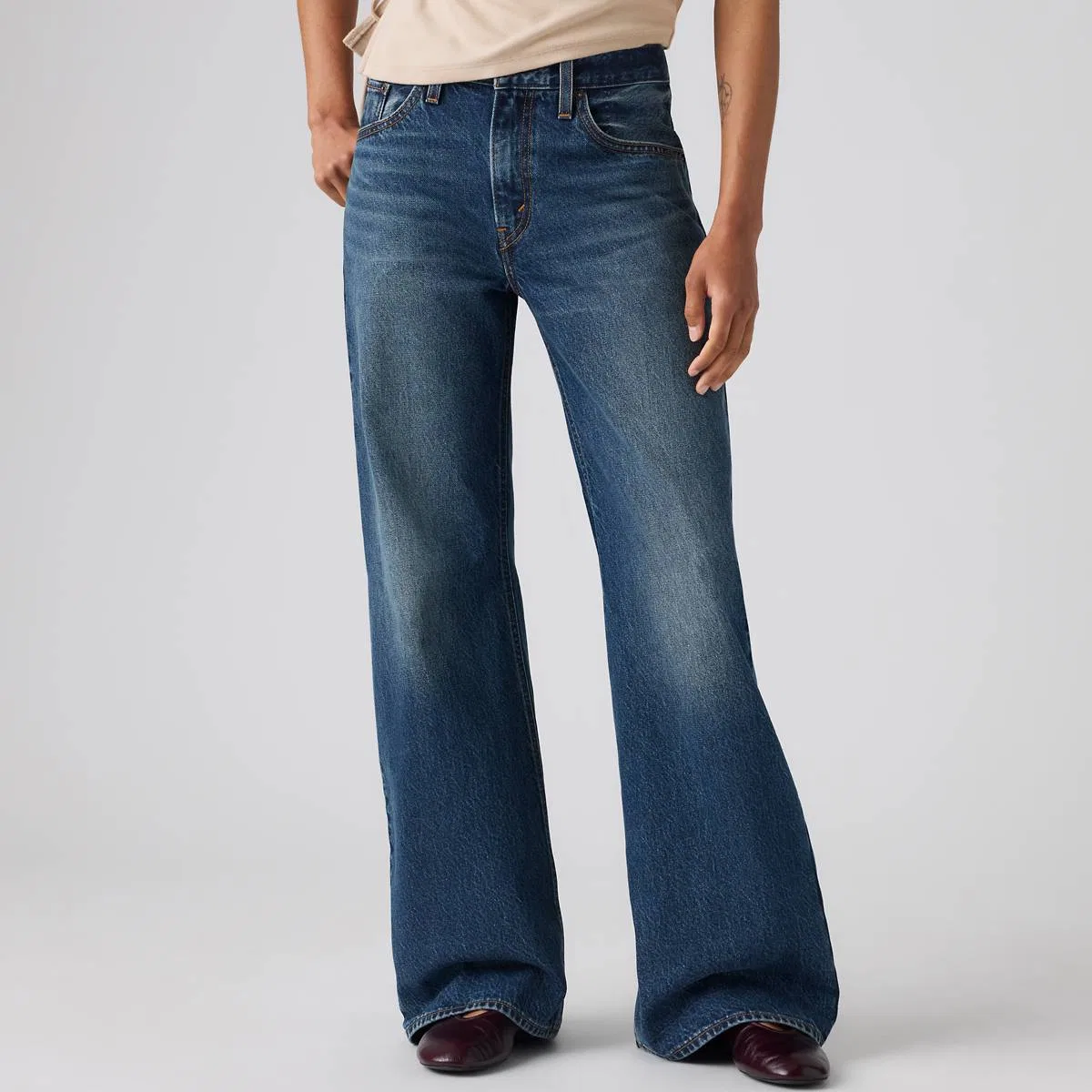 Женские джинсы свободного кроя (модель bootcut) Levi's, Phoenix Rising - Dark Wash — фото 2