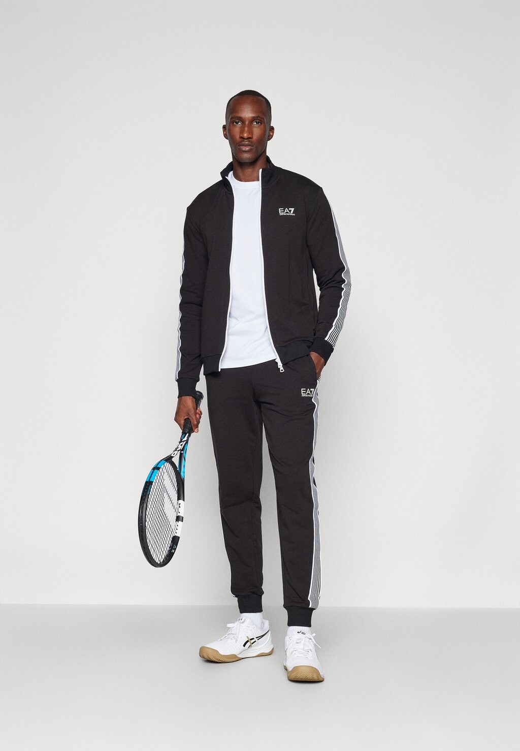 

Спортивный костюм TUTA SPORTIVA EA7 Emporio Armani, черный