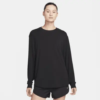 

Футболка Nike One Relaxed, черный
