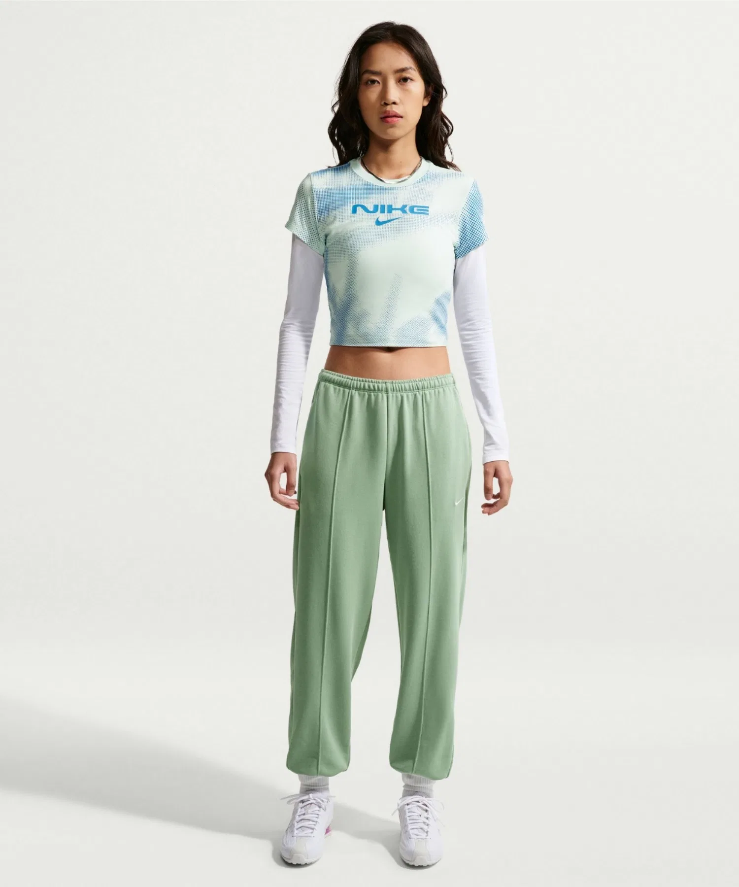 Женская футболка Nike Sportswear Chill Knit — фото 4