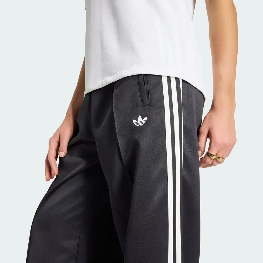 Штаны спортивные свободного кроя из атласа с принтом Satin SST Loose adidas Originals, Черно-белый — фото 4