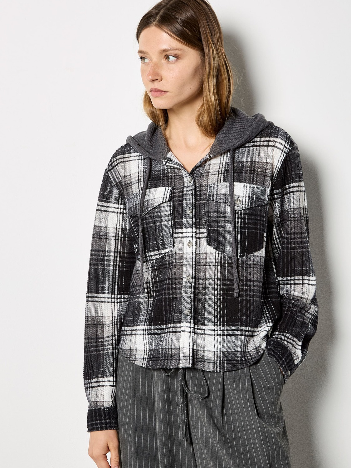 

Apricot Блузка в сером цвете