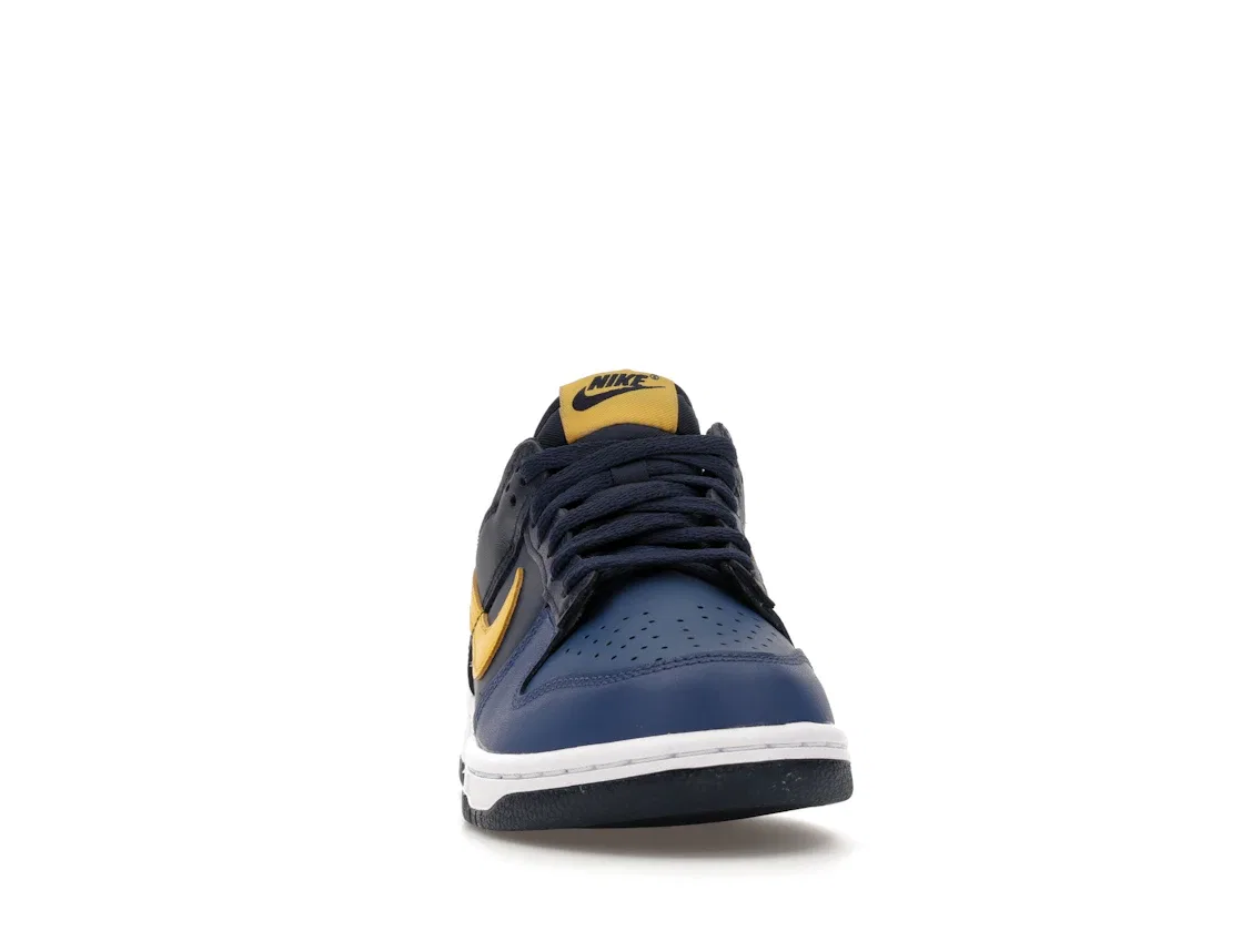 Детские кроссовки с модельным номером Nike Dunk Low Nike, Midnight Navy/Obsidian/Mystic Navy/Varsity Maize — фото 2