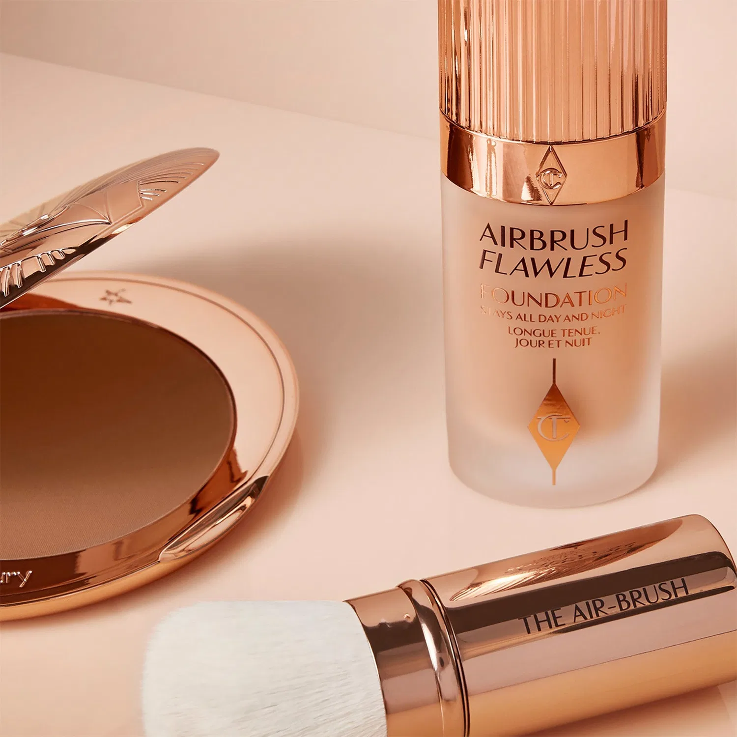 Кисть для бронзера The Air-Brush Charlotte Tilbury — фото 4