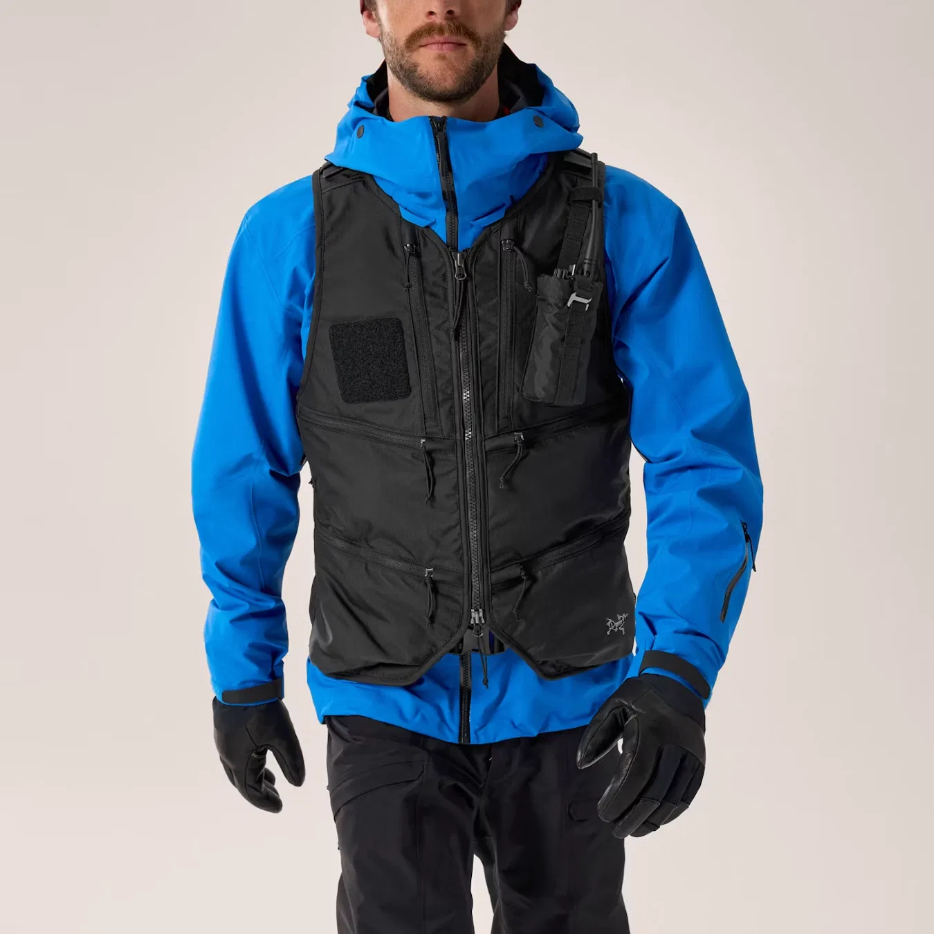 Мужской жилет с V-образным вырезом Arcteryx, Black/Black — фото 3