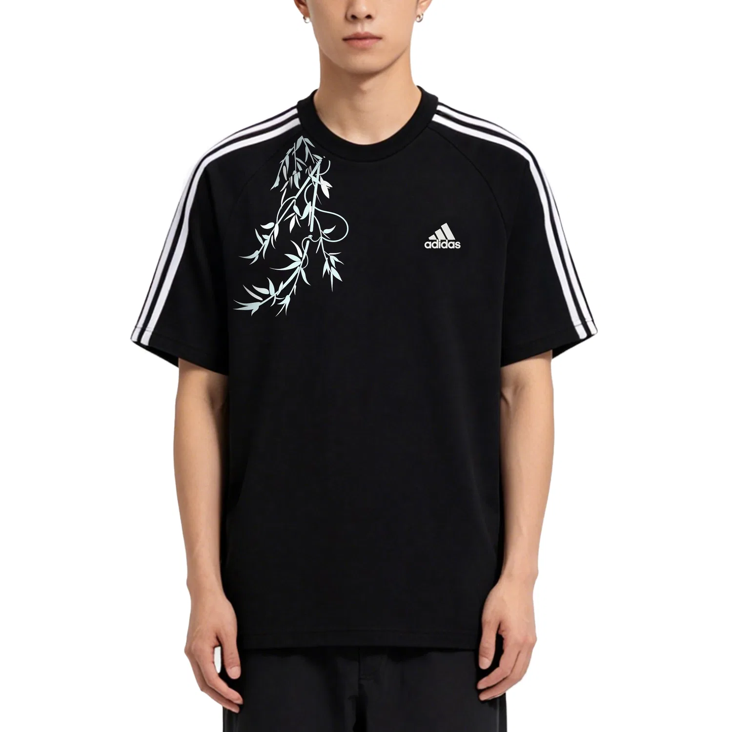 Мужская футболка с принтом Adidas Football Stripes, черная — фото 4