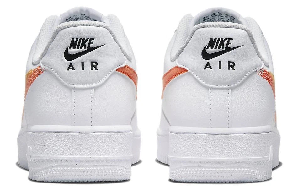 Мужские повседневные кроссовки Nike Air Force 1 Low 'Spray Paint Swoosh' FJ4228-100 белого цвета — фото 4