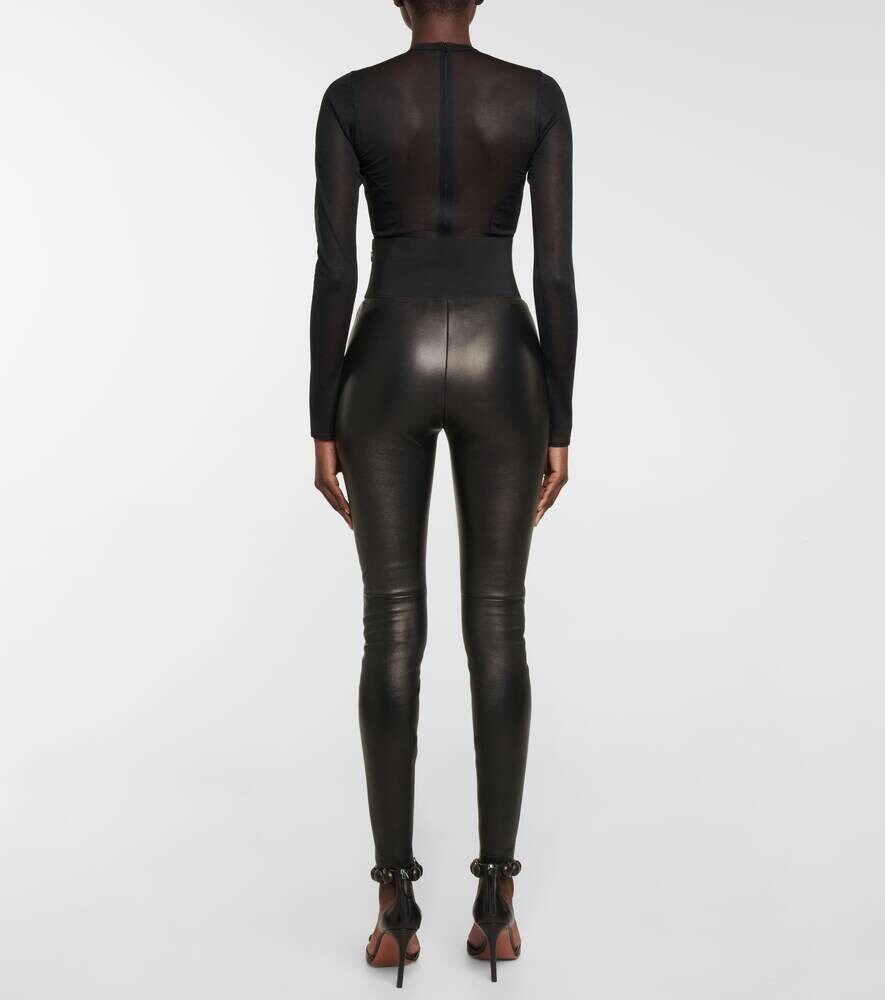 Кожаные леггинсы с высокой посадкой и поясом ALAÏA, черный — фото 3
