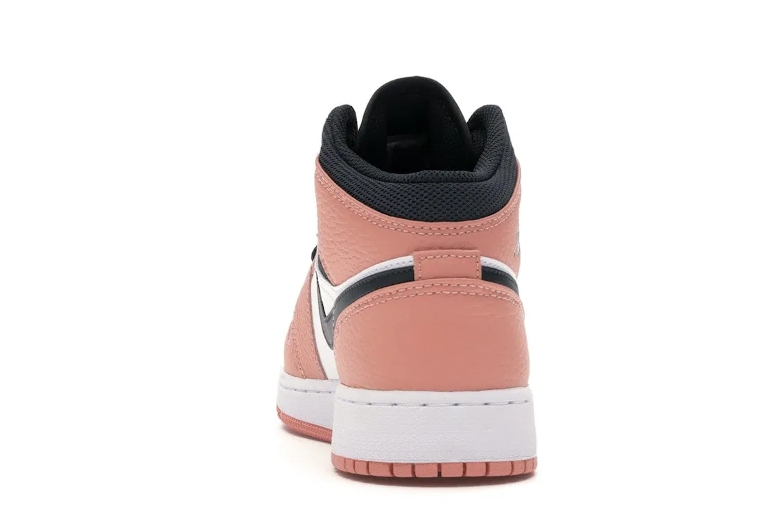 Детские кроссовки Lifestyle с кожаным верхом Jordan 1 Mid, Pink Quartz/Dark Smoke Grey-White — фото 4