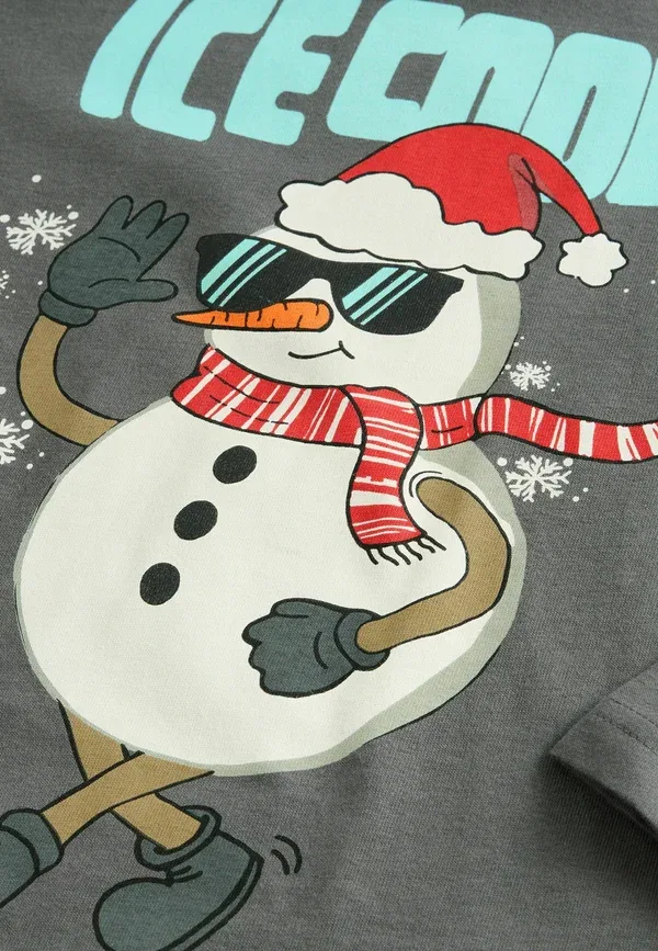 Футболка с принтом Christmas Next, Grey Ice Cool Snowman, серый — фото 3