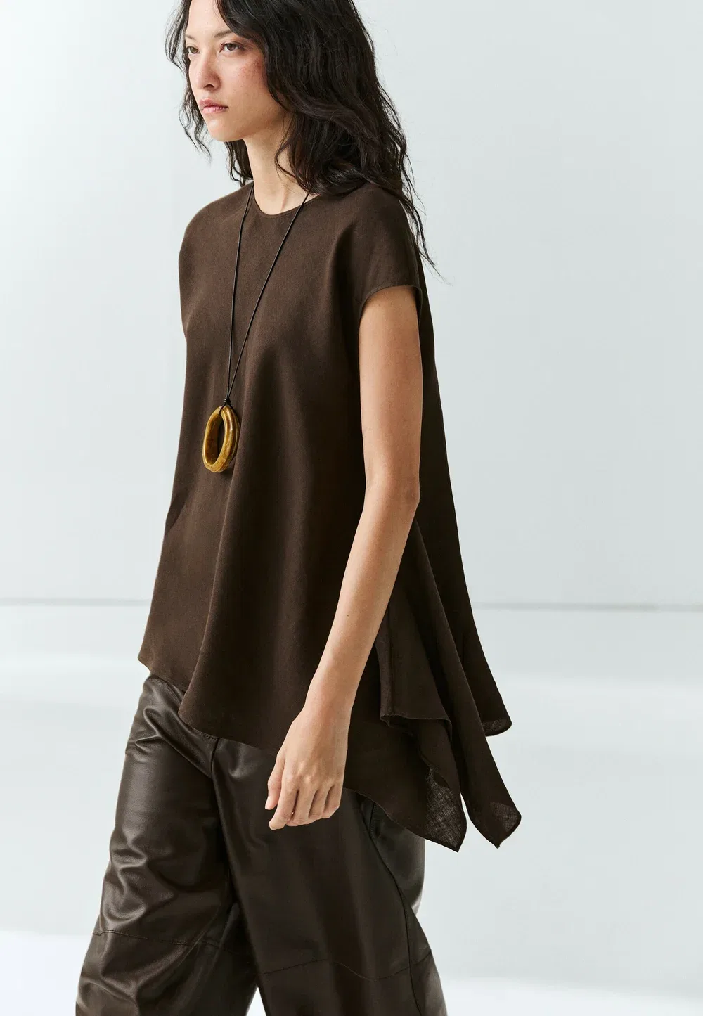 Асимметричный топ-блузка из 100% льна Massimo Dutti, Dark Brown — фото 3