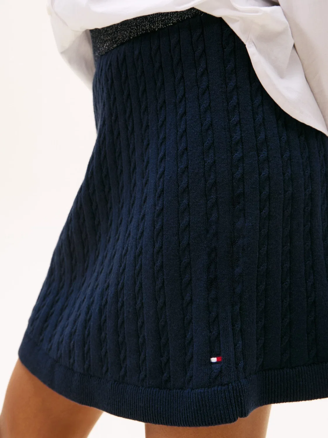 Юбка мини трикотажная с блестящим поясом Tommy Hilfiger, синяя — фото 4