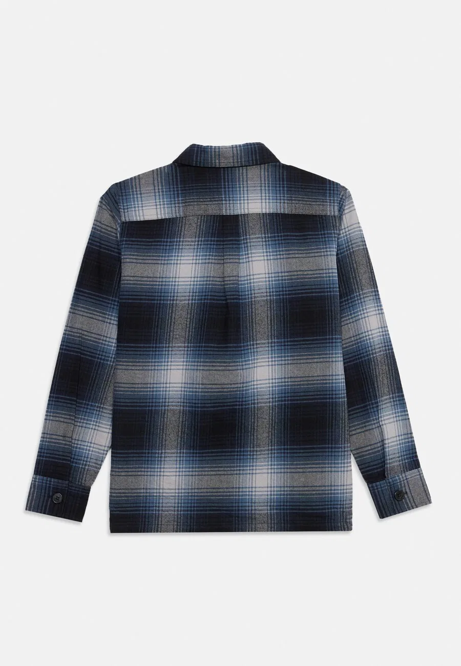 Детская рубашка Jack & Jones Junior на пуговицах, удобная посадка, модель, синего и темно-синего цвета — фото 2