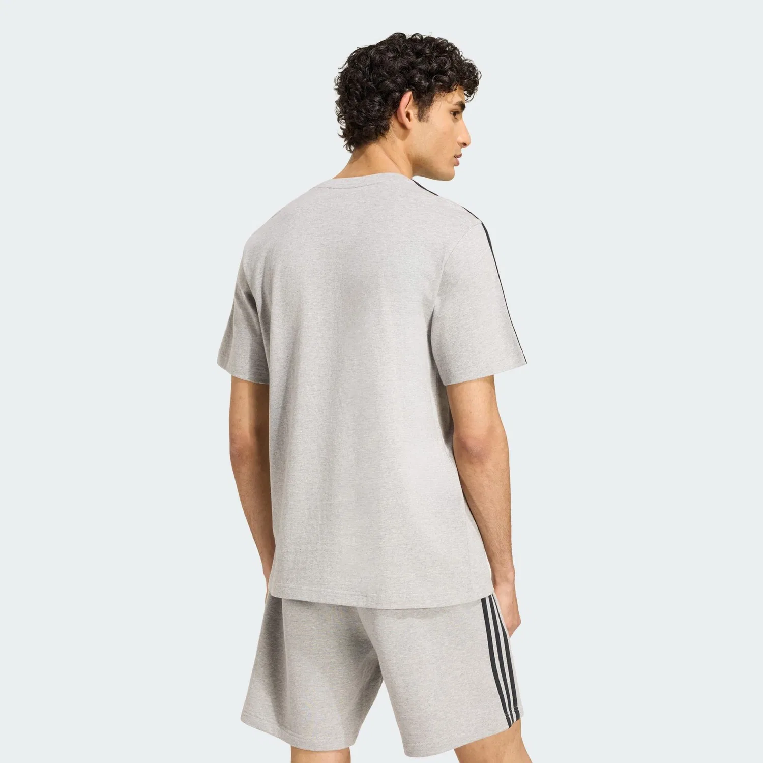 Мужская футболка с принтом Essentials 3-Streifen Adidas, Grau Weiss — фото 3