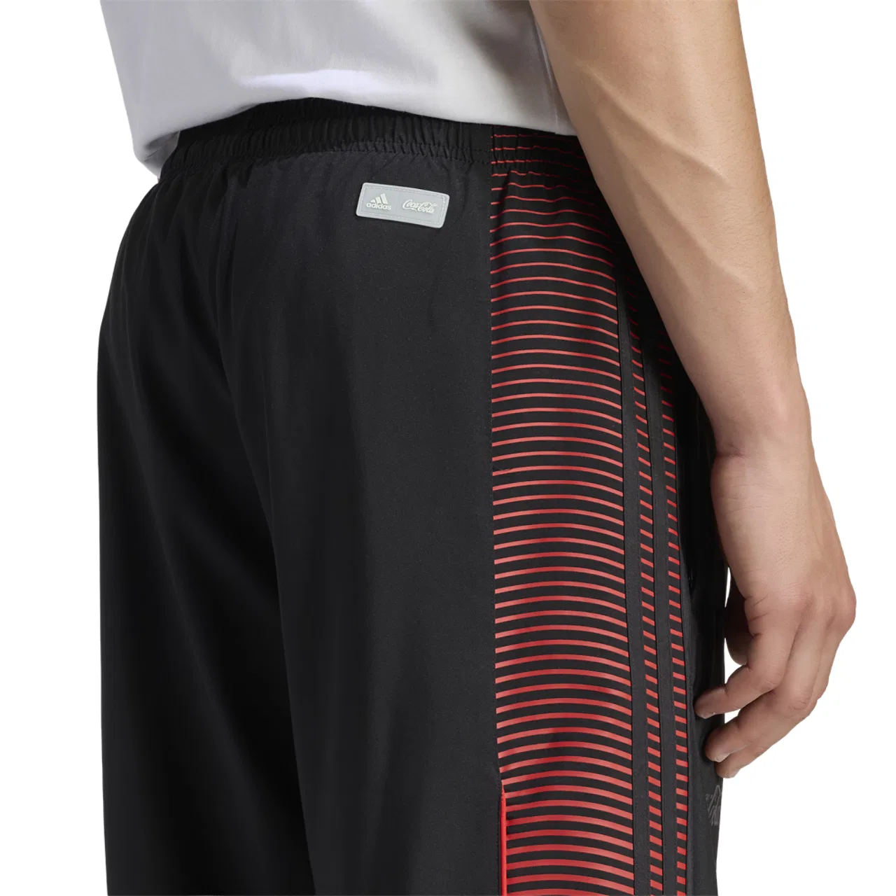 Мужские спортивные брюки Teamgeist 26 Adidas, черный/красный — фото 4