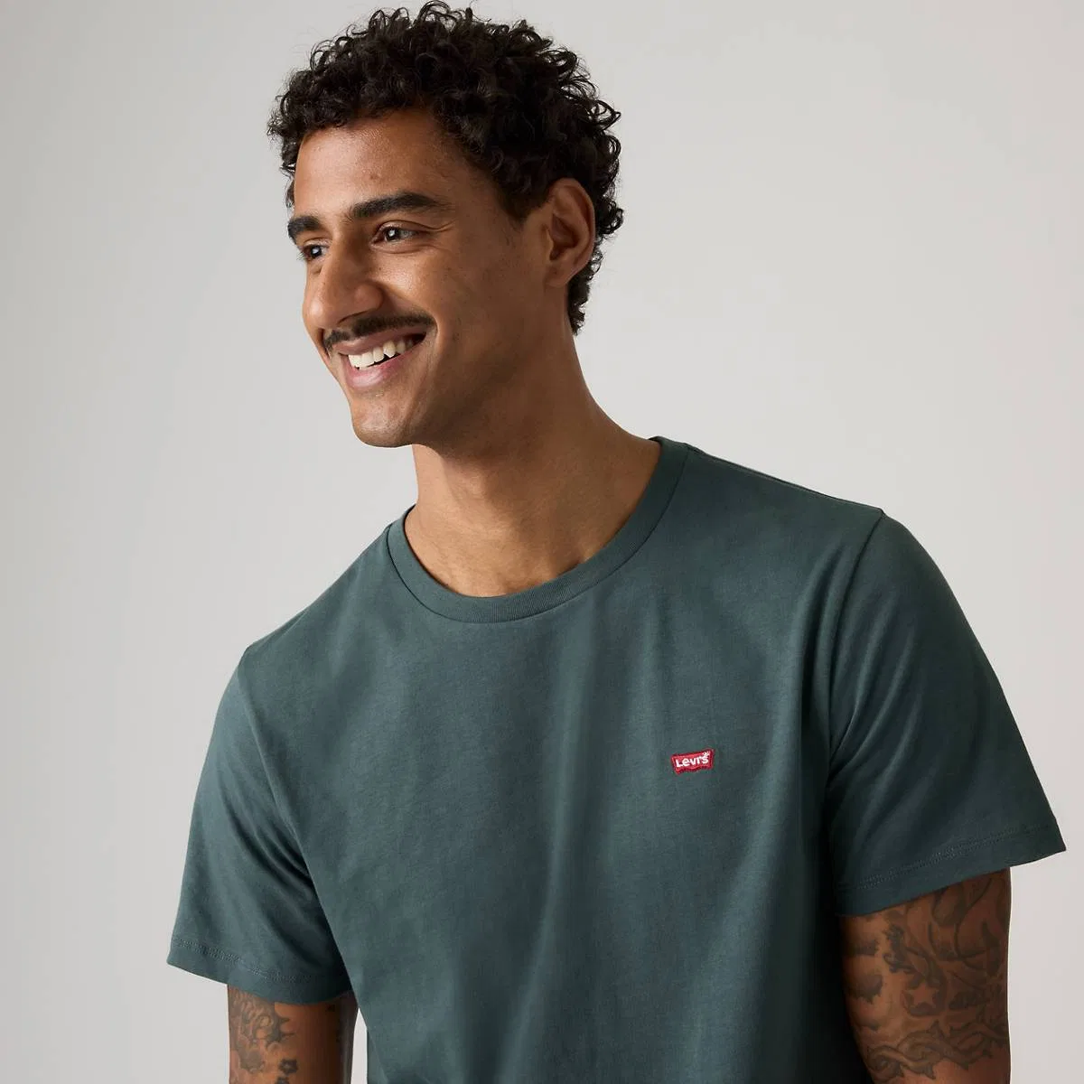 Классическая фирменная футболка Levi's, Dark Slate - Blue — фото 2