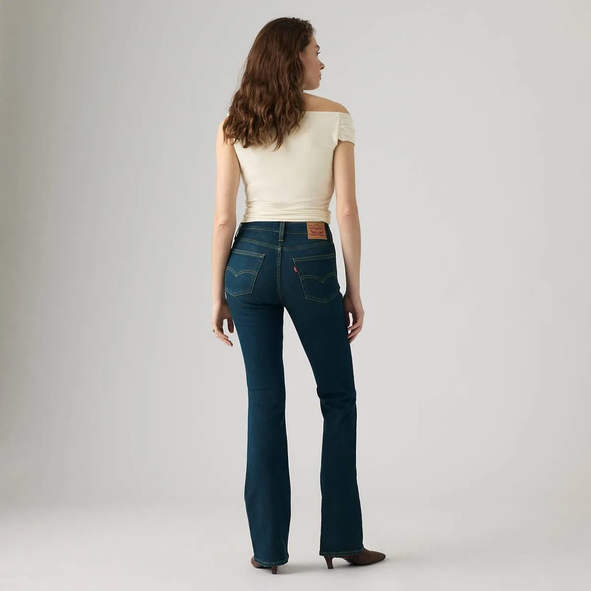 джинсы 725 с высокой посадкой и расклешенными штанинами для женщин Levi's, Tint Time - Dark Wash — фото 3