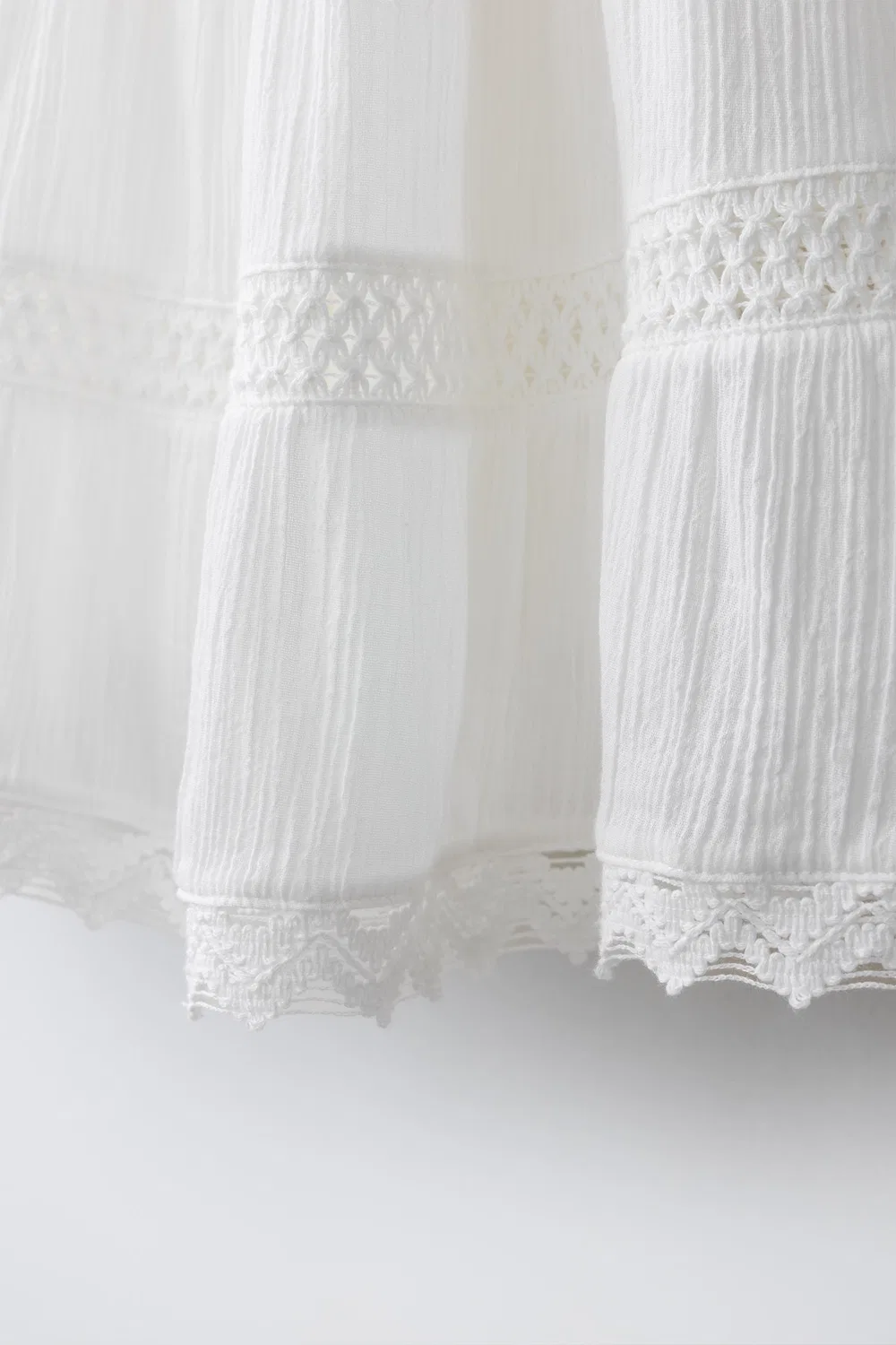РОМАНТИЧНАЯ ЮБКА С ПЛЕТЕНИЕМ И КРУЖЕВНЫМИ ВСТАВКАМИ ZARA, White — фото 4