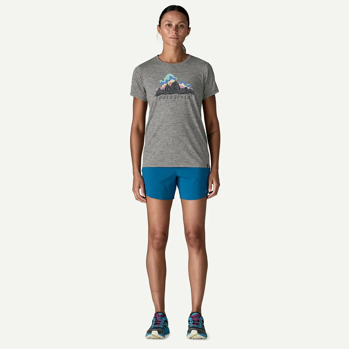 Женская футболка с принтом Capilene Cool Daily Fitz Roy Nimbus Shirt Patagonia, Feather Grey — фото 3