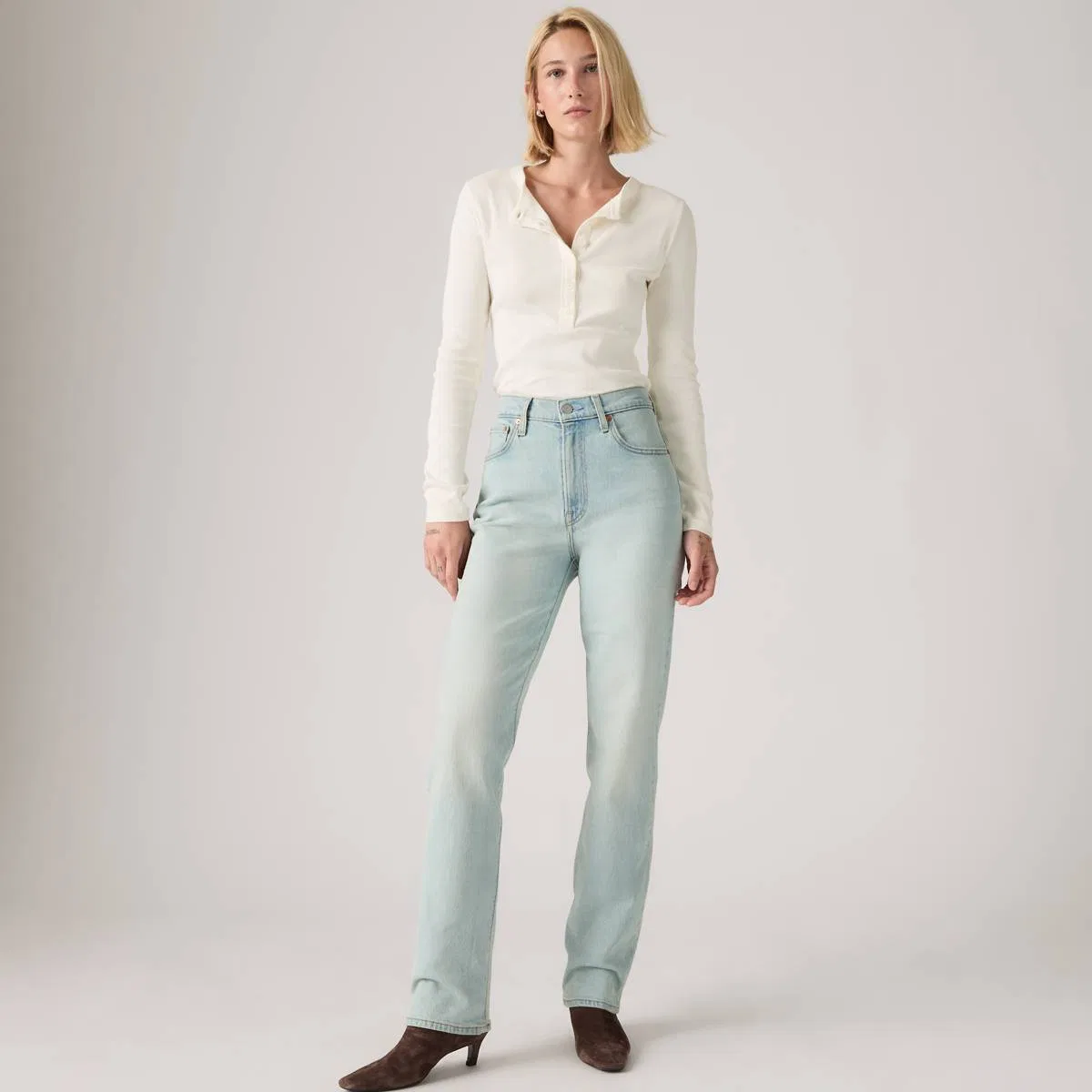 Женские джинсы-клеш с зауженными штанинами Levi's, Belindas Light - Light Wash