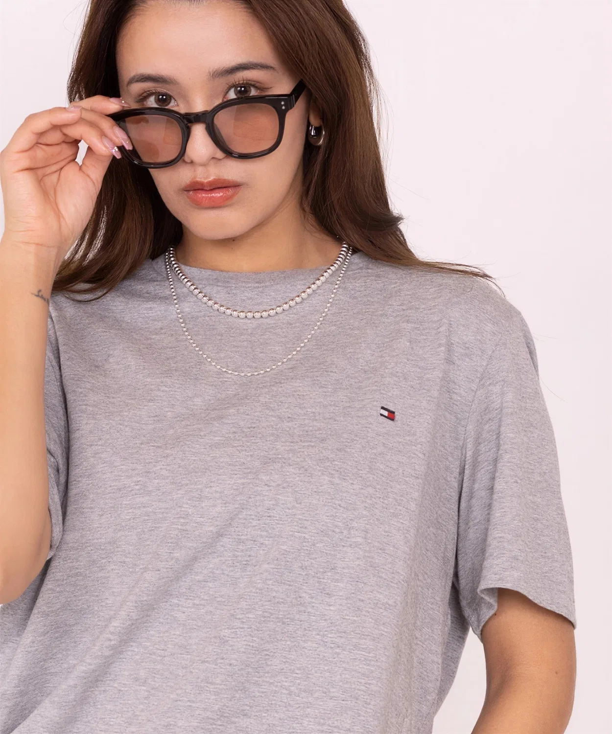 Женская футболка с флагом-вышивкой Tommy Hilfiger, серый