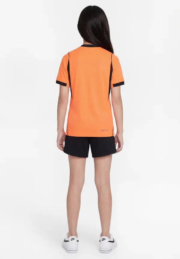Футбольная футболка с технологией Dri-fit Netherlands KNVB Unisex Nike Performance, Hyper Crimson, черный/малиновый — фото 2