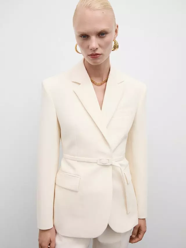 

Блейзер Mango Bianca Belted, кремовый