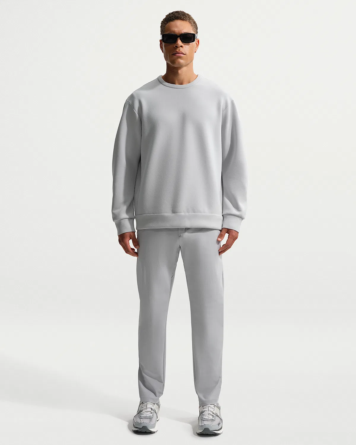 Мужская футболка Nike 24.7 ImpossiblySoft Dri-FIT Crew, Grey Fog/Light Smoke Grey — фото 4