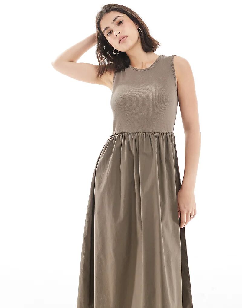 

Платье миди без рукавов с плетеной юбкой в ​​прохладном коричневом цвете