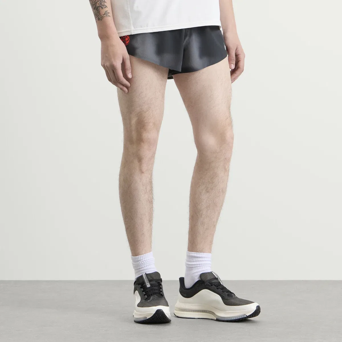 Шорты для бега Aeroswift 2" split short Nike, Black Grey & Crimson — фото 2