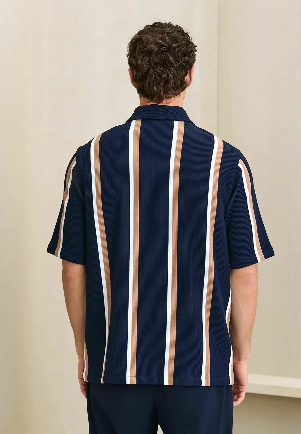 Рубашка из трикотажа в полоску, стандартного кроя Next, Navy Tan — фото 4