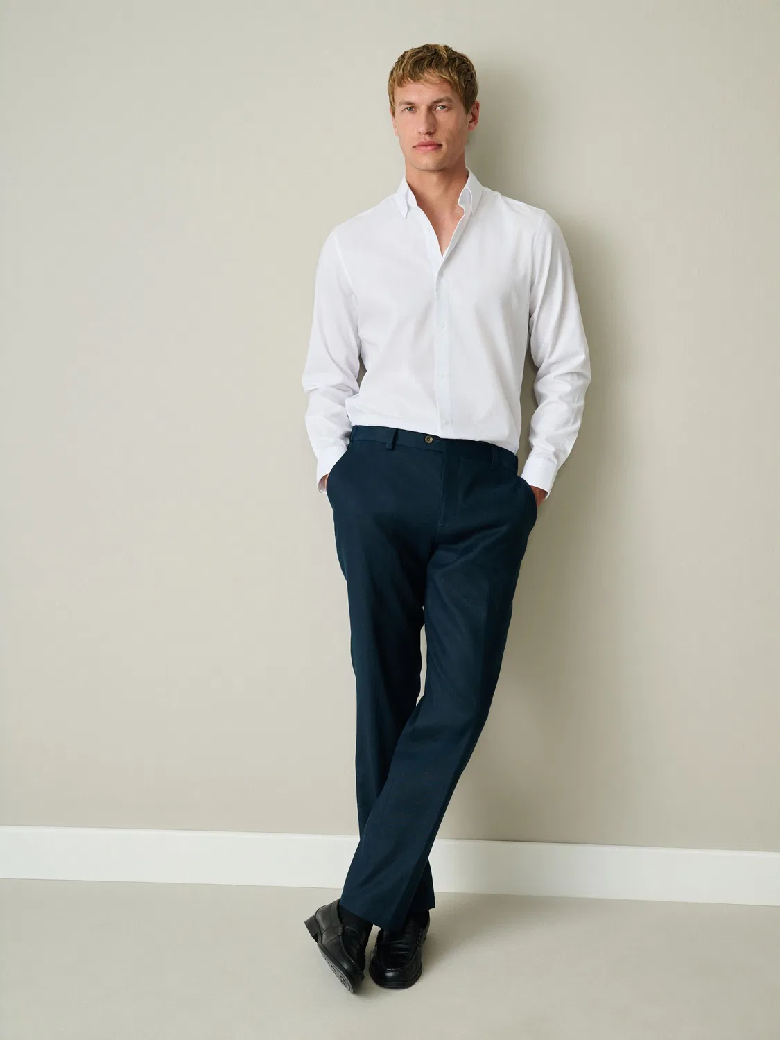 Рубашка с отложным воротником, текстурированная, slim fit Next, белая — фото 2