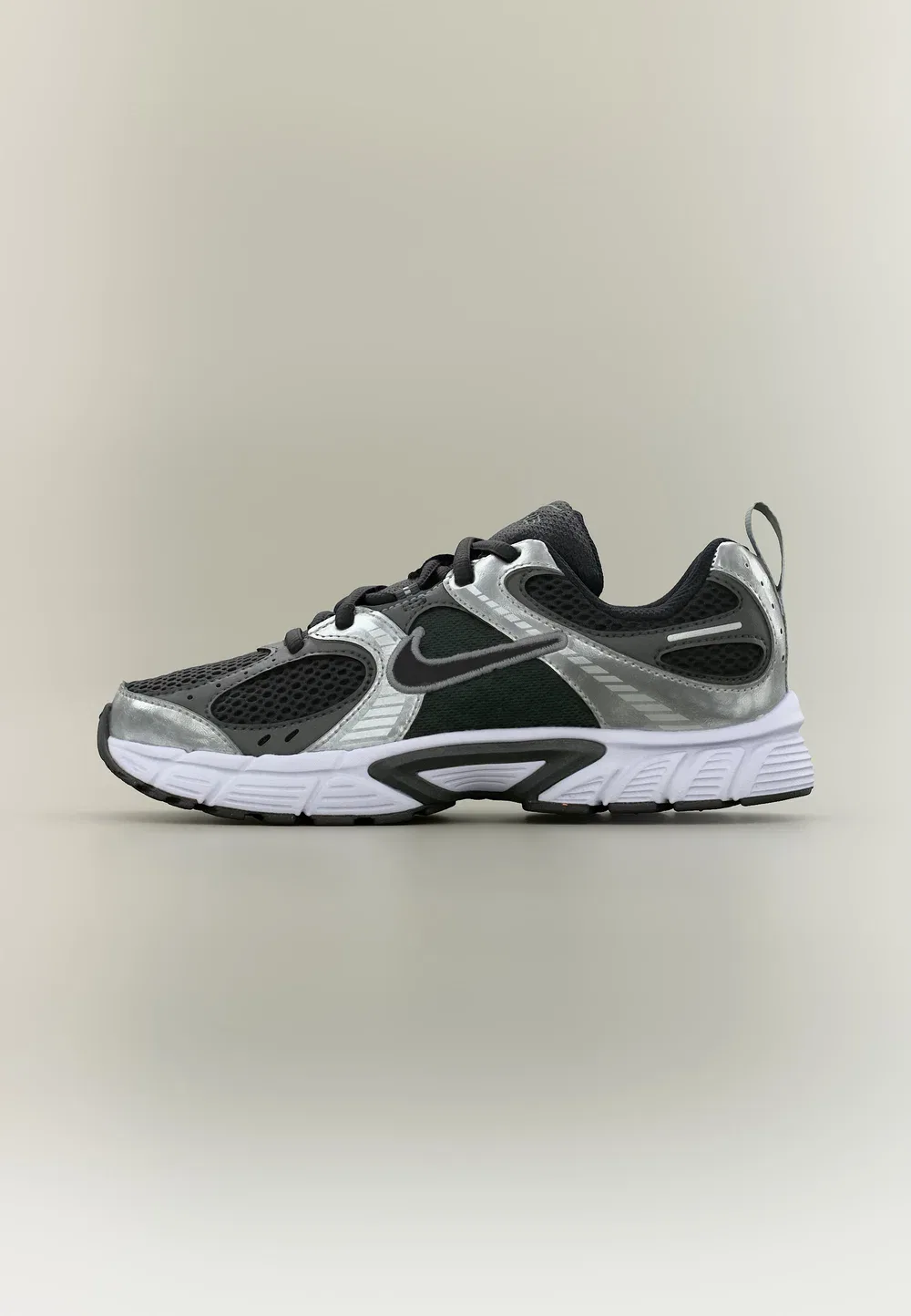 V5 rnr lace унисекс - кроссовки Nike Sportswear, Black/Anthracite/Smoke Grey/Metallic Silver-Coloured/White