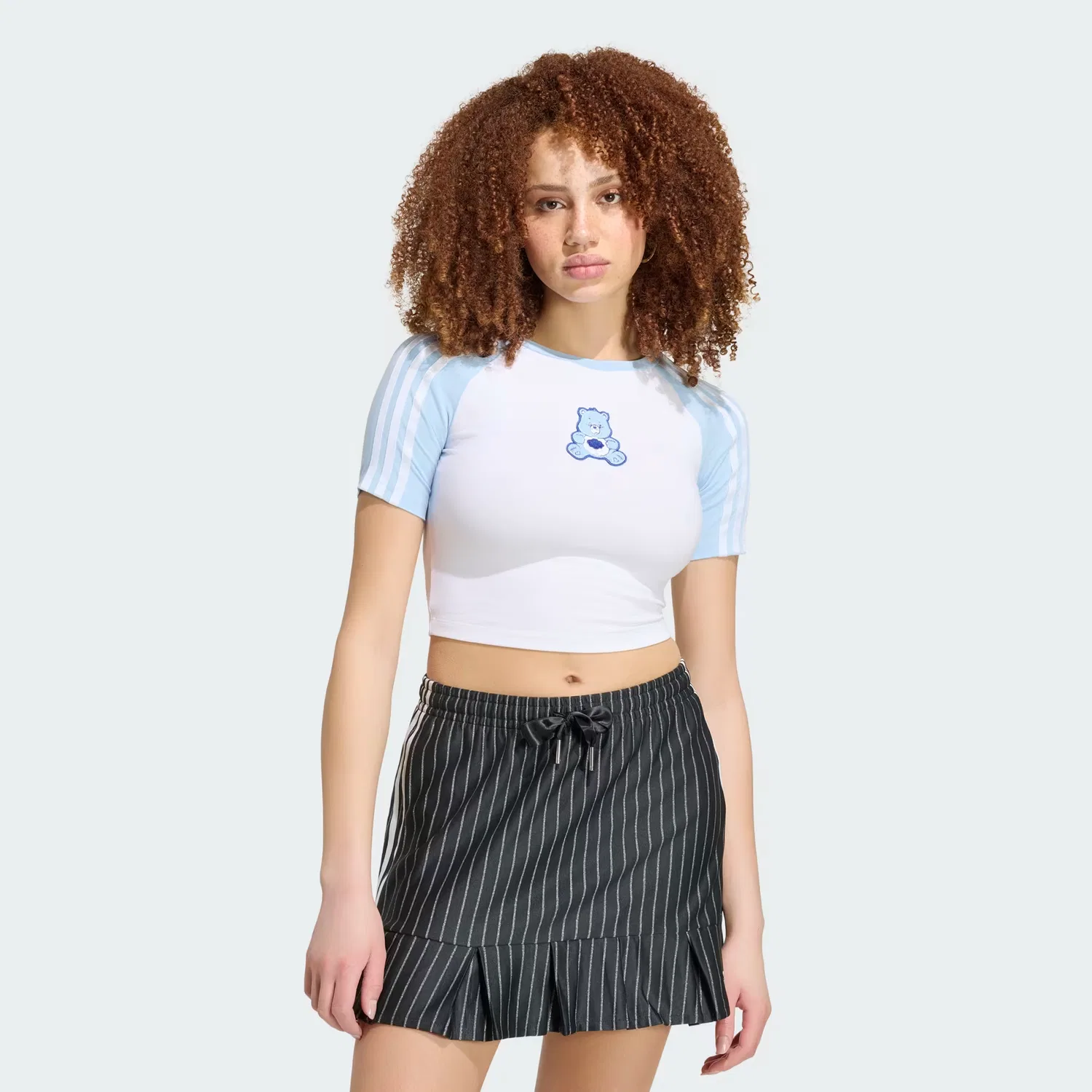 Женская футболка с графическим принтом Care Bears Baby Tee Adidas Originals, бело-голубой
