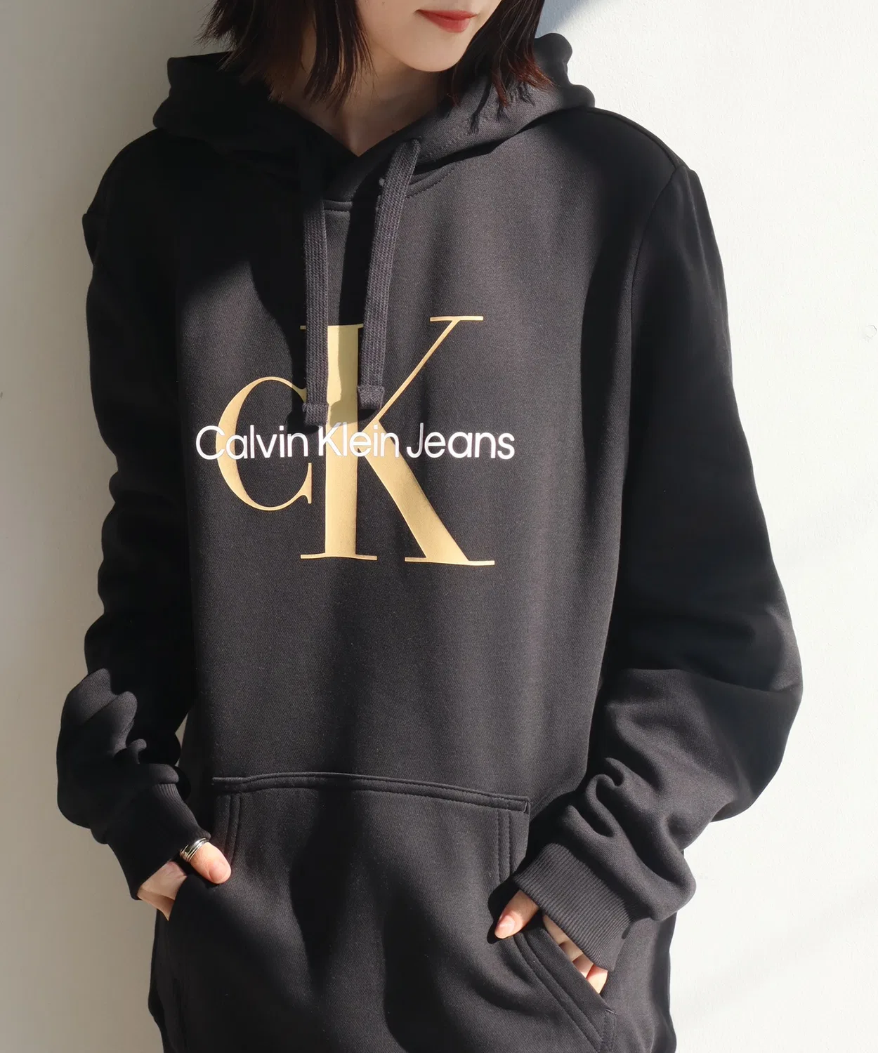 Женское худи с принтом Calvin Klein Monogram Logo Pullover Hoodie, Черный