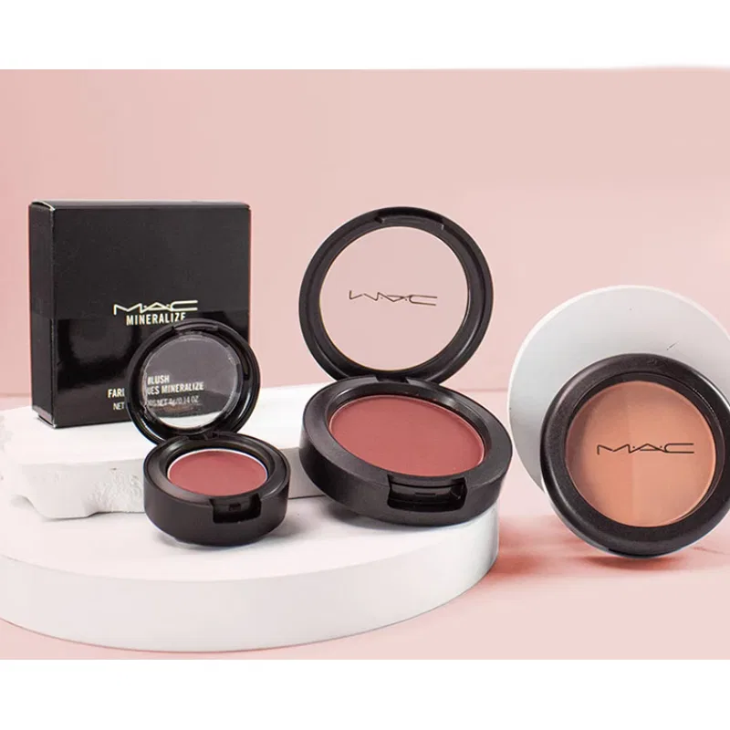 Женские румяна MAC Soft Mineral Blush, Bubbles Please Bright Bubble Gum Pink — фото 4
