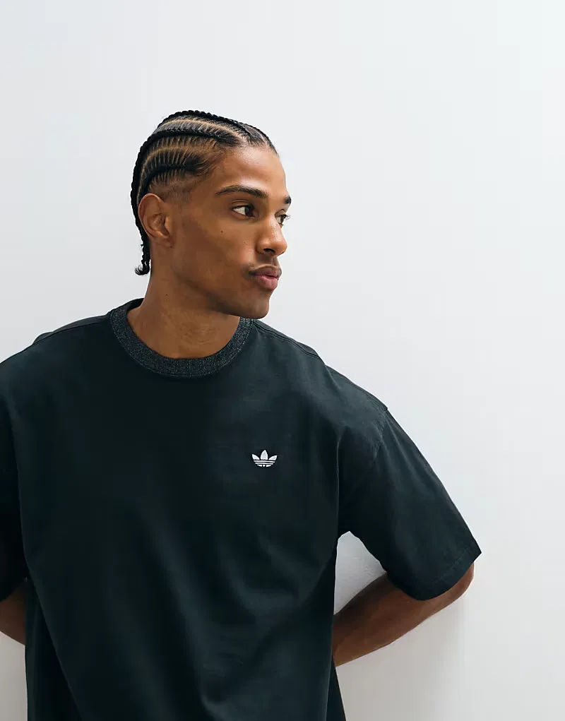 Футболка Adidas Originals Essential оверсайз, черный с эффектом потертости — фото 3