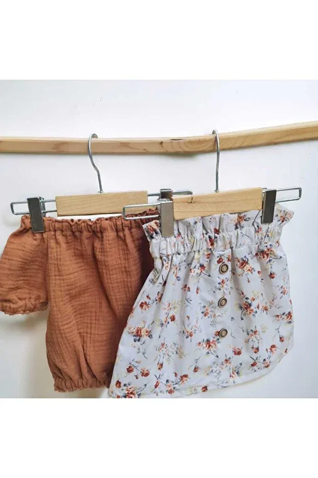 Детский комплект из блузы и юбки с цветочным принтом Basics Bebeğime Çorap, Tan Color — фото 2