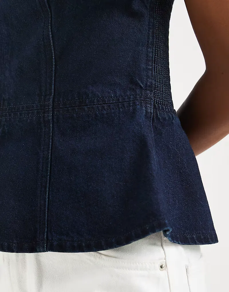 Джинсовый топ-бюстье Levi's Sweetheart с баской, темно-синий — фото 2