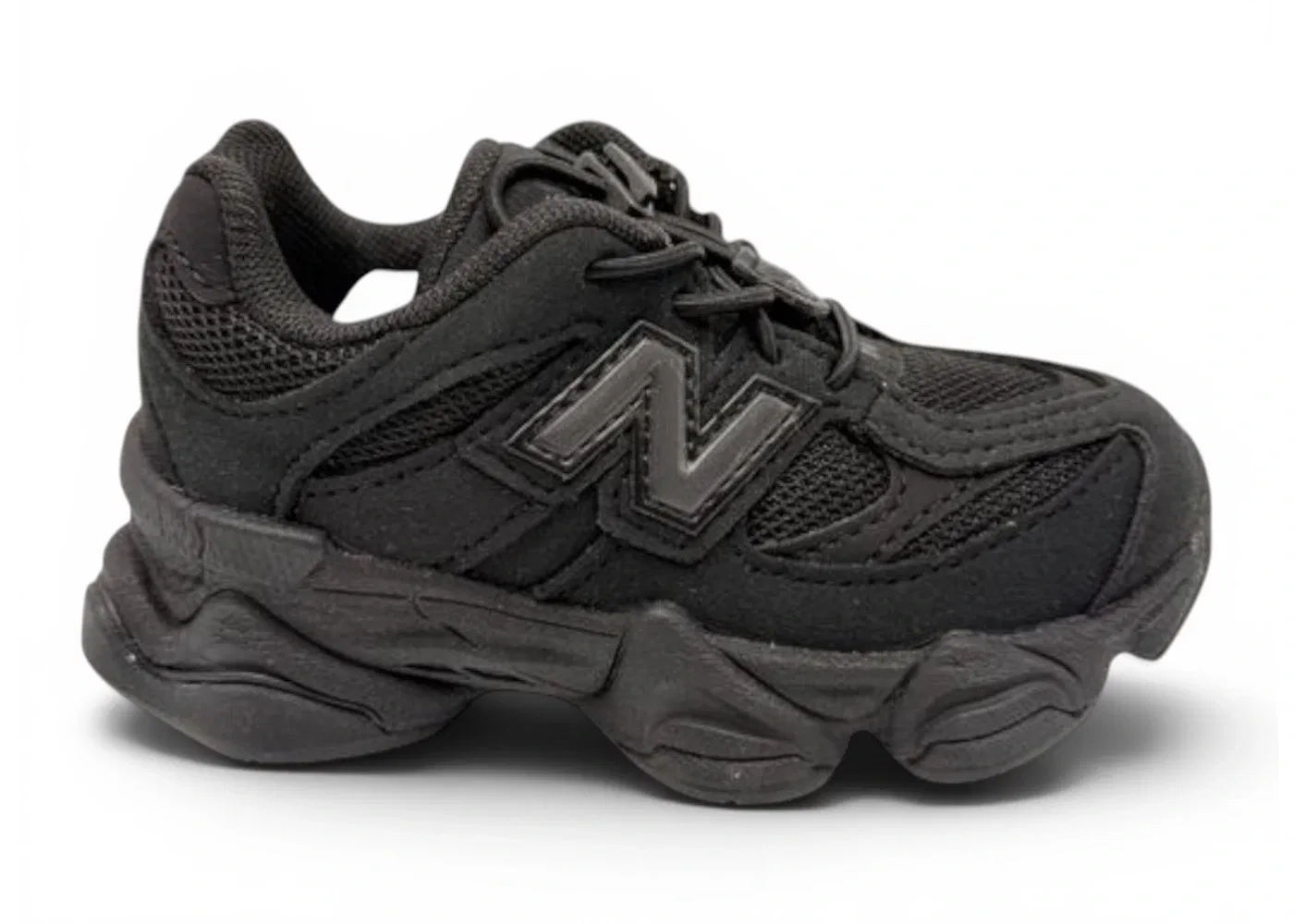Детские кроссовки с футуристическим дизайном New Balance 9060, Black/Phantom