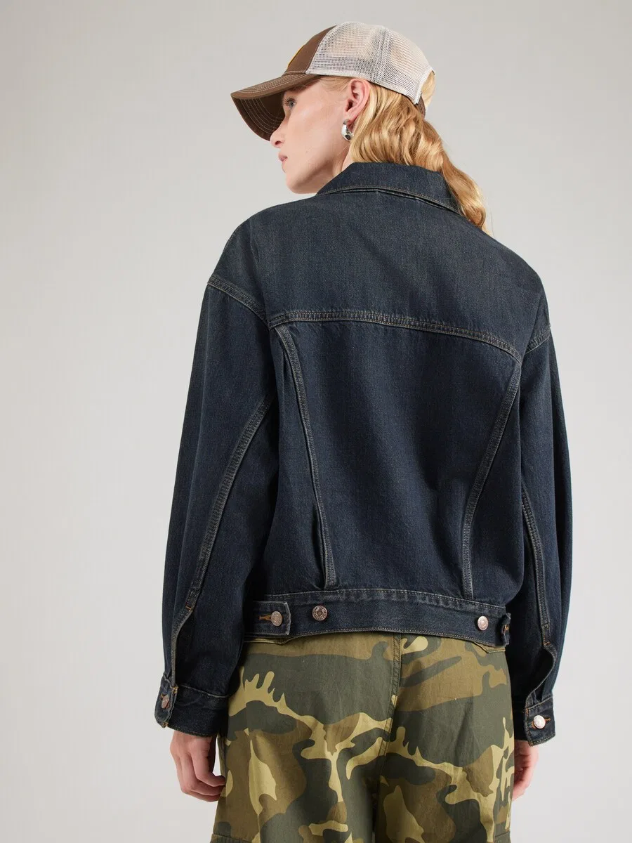Куртка LEVI'S Between-Season Jacket '90S TRUCKER' в цвете Night Blue — фото 4